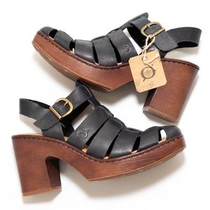 BORN Women's Hartley Black Full Grain Clogs - Size 9 NWT